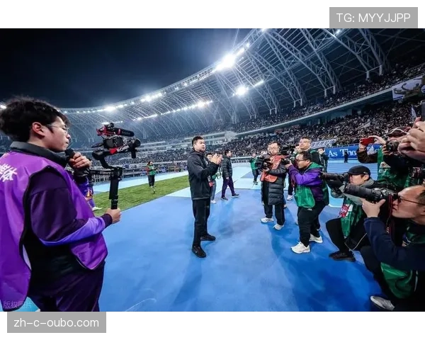 津门虎中场双核跑动覆盖全场，于根伟变阵五后卫稳固防守体系